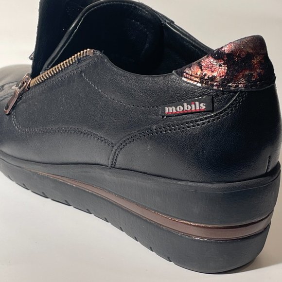 Mobils(branch of Mefisto) Comfortable Black Leather Lace-up Wedges with Zipper - Picture 11 of 16